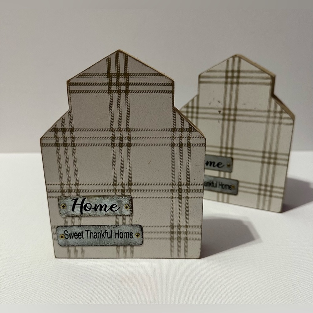 NWT- Small Rustic Farm House Fall Home Table Wood Statue’s Red and White.